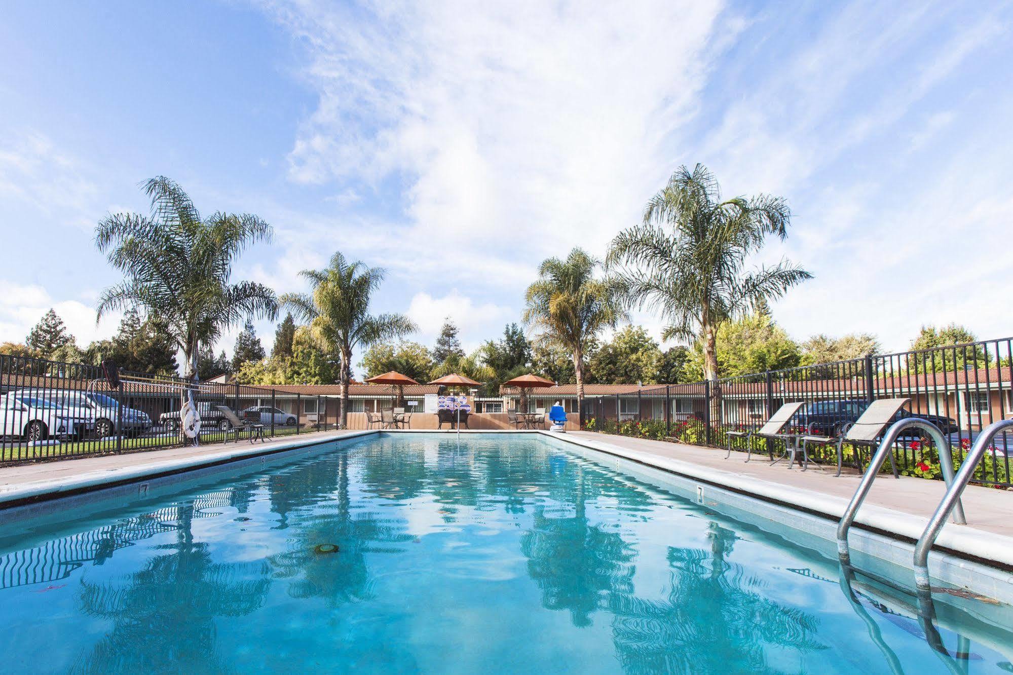 Tri-Valley Inn & Suites Pleasanton Dış mekan fotoğraf